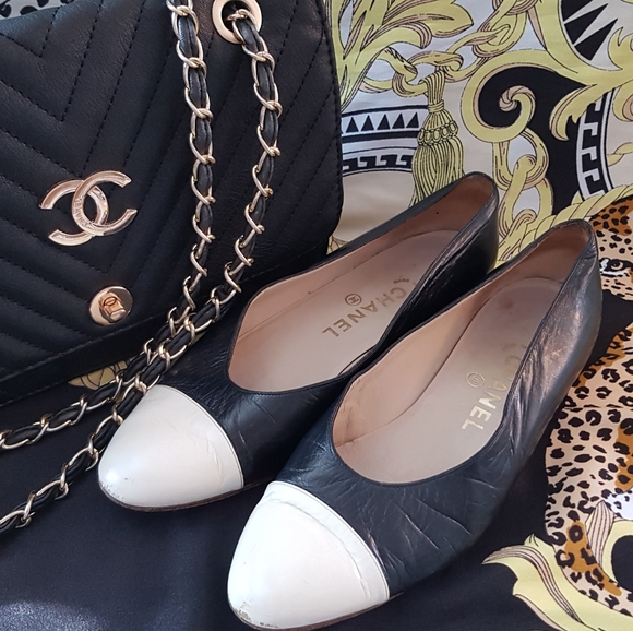 CHANEL Shoes - Chanel flats 7.5